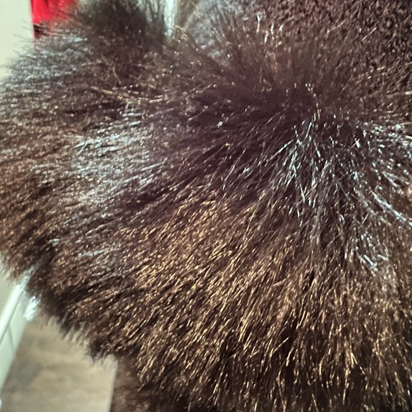 Brand New One-size-fits all Faux Mink Fur Wrap. NWT - Picture 5 of 15